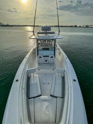 33' Everglades 2018 Yacht For Sale